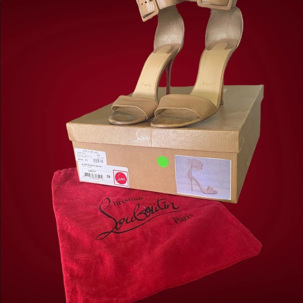 Christian Louboutin blade runana US 8 EU 39 Nude cuff sandle ankle strap